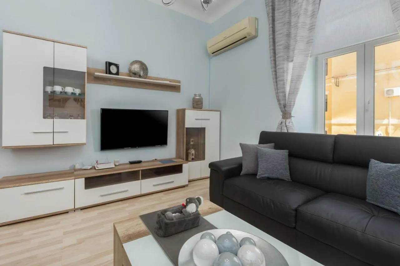 Apartmani Croadriastay Pula 0*,